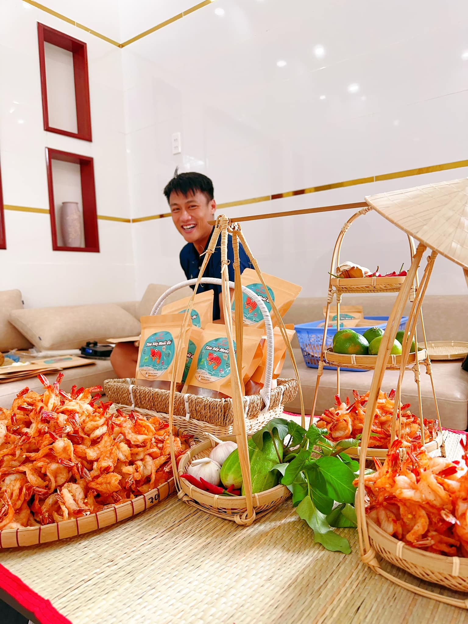 Bà xã Mạc Hồng Quân: “Vợ chồng tôi phải bán đi 1 căn biệt thự trong giai đoạn khó khăn” - 6