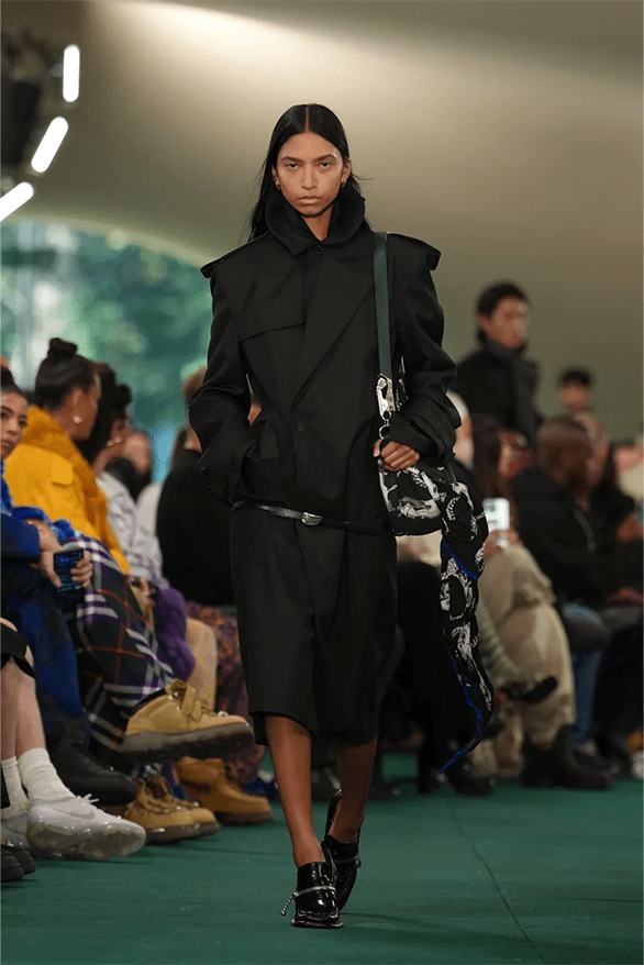 BST mang tương lai vô hạn của Burberry cho mùa hè năm 2024 - 1