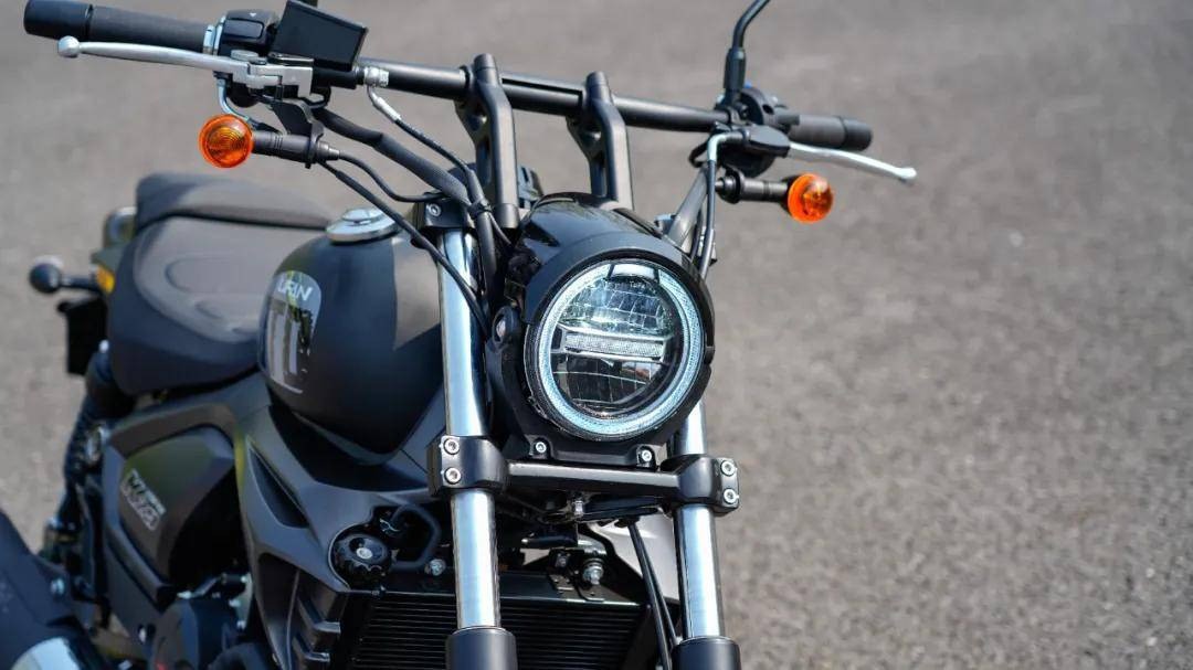 Xe côn tay 250cc nhiều trang bị, có ABS 2 kênh, giá chỉ 49 triệu đồng - 10