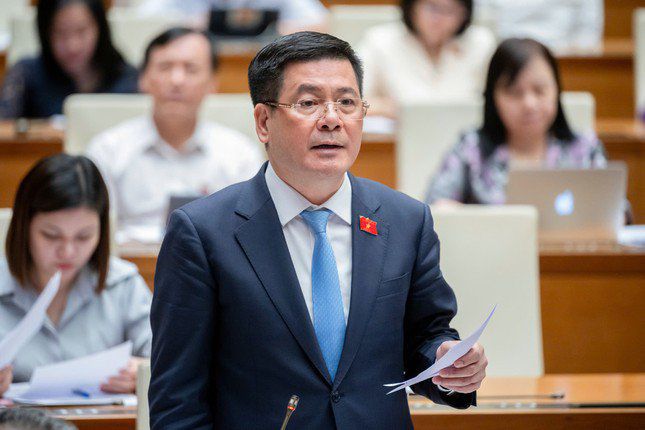 Nóng tuần qua: Đua nhau săn ong bầu bán hơn 4 triệu đồng/kg cho Trung Quốc, chuyên gia nói gì? - 2