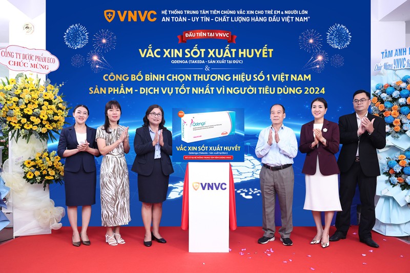 VNVC tiêm đầu tiên vắc xin sốt xuất huyết cho người dân Việt Nam  - 1