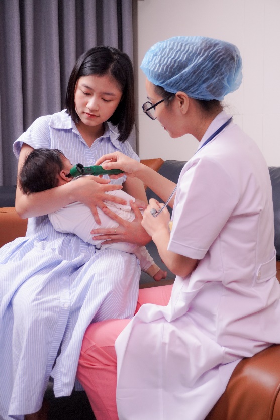 Bác sĩ Nguyễn Thị Vân hướng dẫn cách chăm sóc trẻ bị vàng da sơ sinh - 2