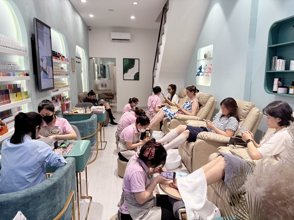 Người Việt ngày càng chú trọng làm đẹp thư giãn, chăm sóc móng và sức khỏe bên trong - 1