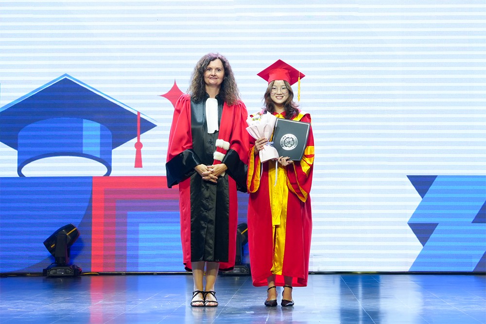 Học thạc sĩ quản trị kinh doanh quốc tế: Chọn chương trình MBA hay EMBA? - 1