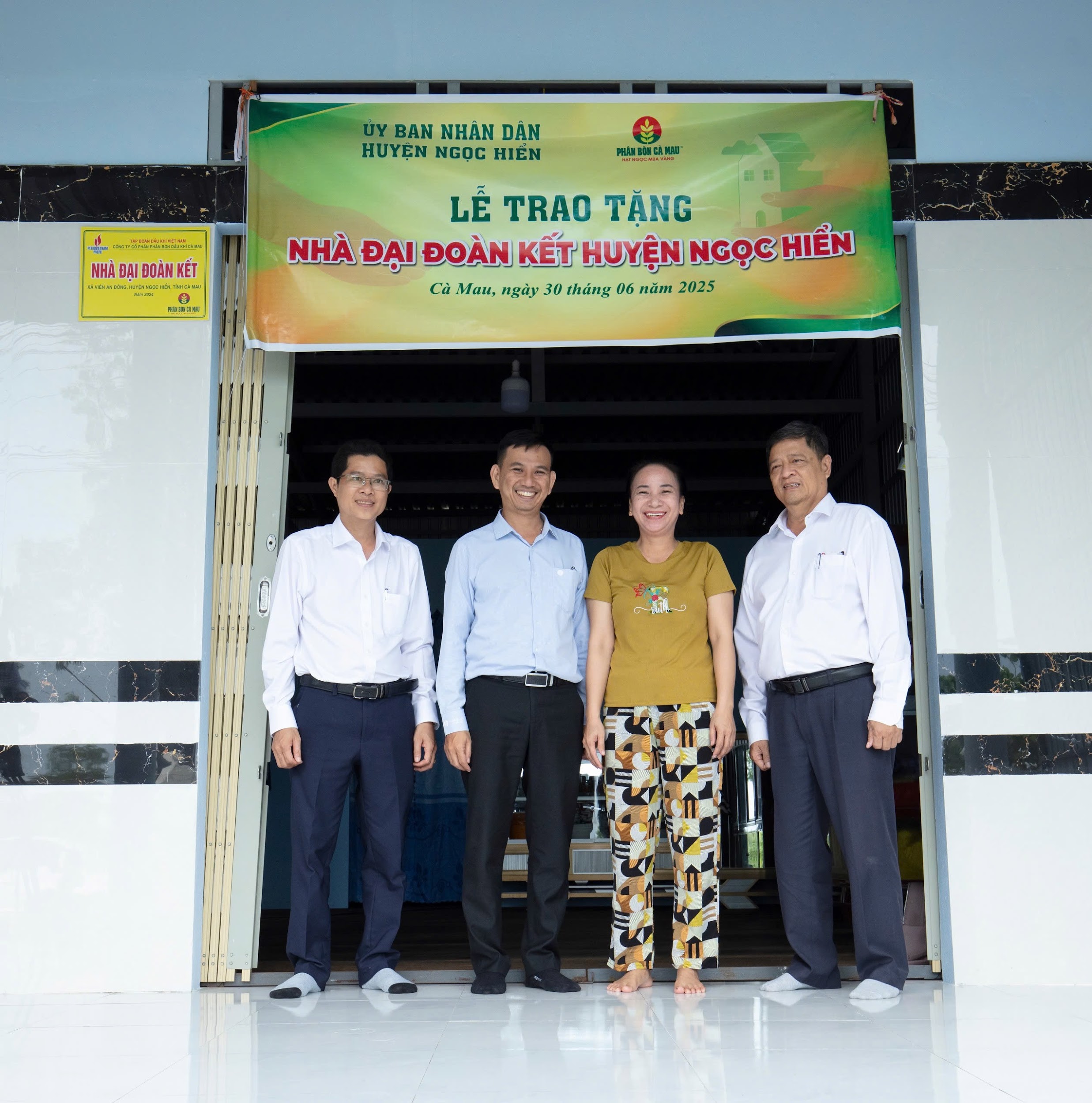 PVCFC chung tay cùng Cà Mau xây dựng nông thôn mới: xóa nhà tạm, thắp sáng miền quê - 3