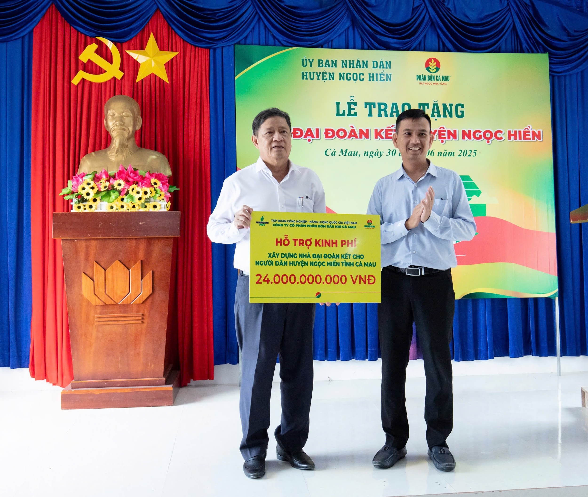 PVCFC chung tay cùng Cà Mau xây dựng nông thôn mới: xóa nhà tạm, thắp sáng miền quê - 1