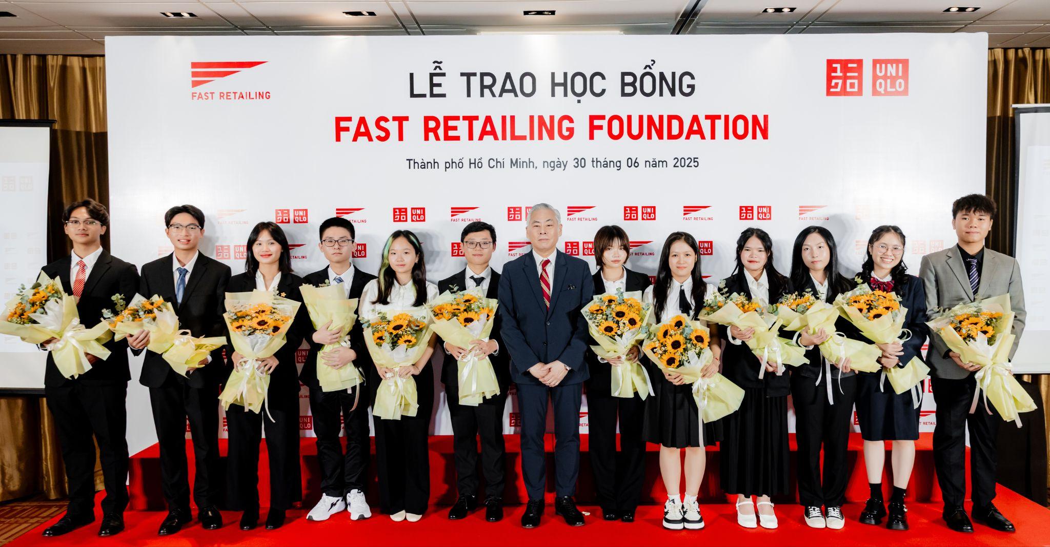 Fast Retailing chắp cánh ước mơ du học Nhật Bản cho 12 em học sinh Việt Nam ưu tú - 1