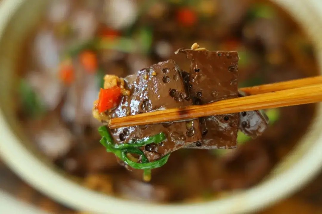 Thứ "rẻ bèo" của con heo đem xào hay nấu canh đều ngon bổ ngang thịt cá - 1
