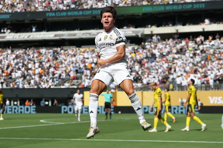 Xuất sắc nhất trận Real Madrid thắng kịch tính Dortmund, Fran Garcia đắt giá thế nào? - 3