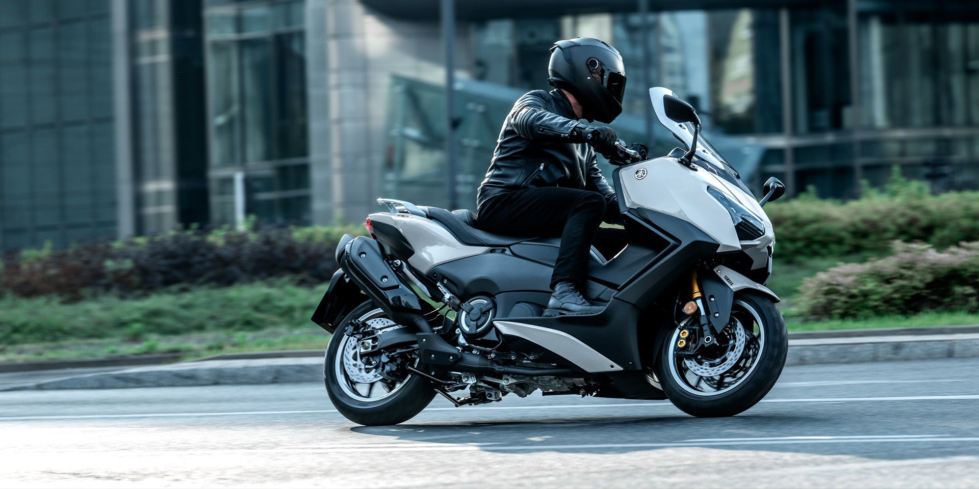 Xe ga Yamaha thiết kế thể thao, trang bị vượt mặt Honda SH, giá bán hấp dẫn - 2