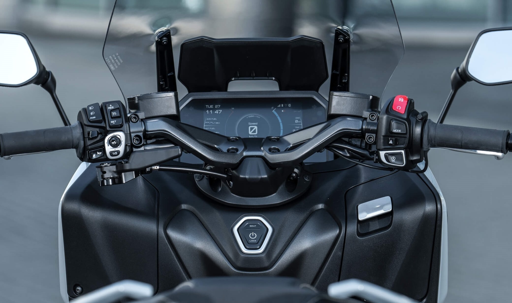 Xe ga Yamaha thiết kế thể thao, trang bị vượt mặt Honda SH, giá bán hấp dẫn - 4