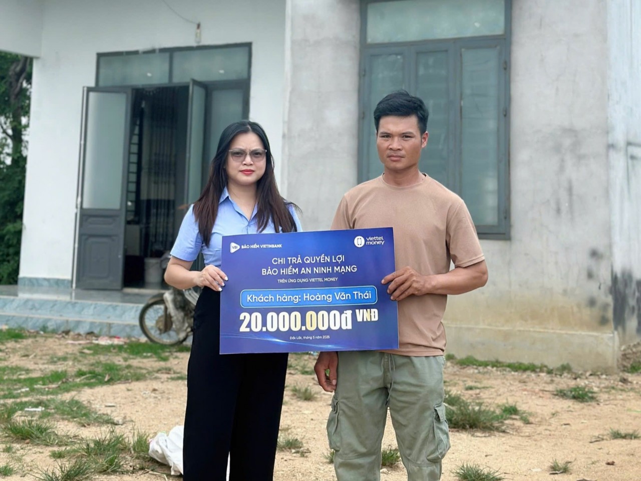 Cài đặt ứng dụng giả mạo, khách hàng được bảo hiểm chi trả 20 triệu đồng - 1