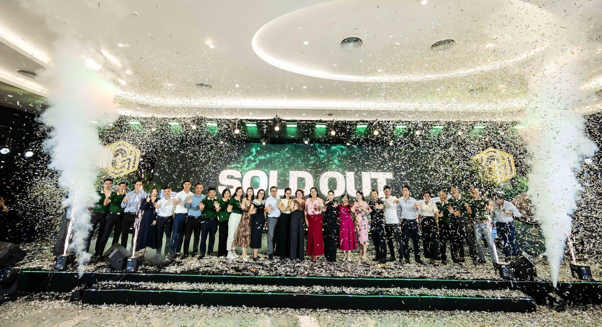 Liên minh Sao Vàng Holdings - Cen Land bứt phá mạnh mẽ, "làm nên lịch sử" tại sự kiện ráp căn Vinhomes Golden City - 2