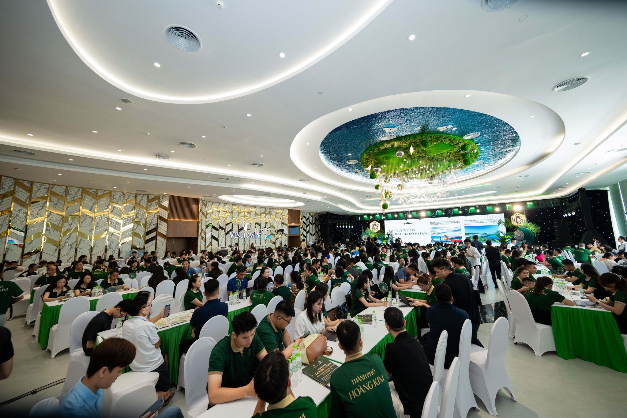 Đại chiến ráp căn Vinhomes Golden City: Khẳng định uy tín Tân Long Land & iHoldings - 2