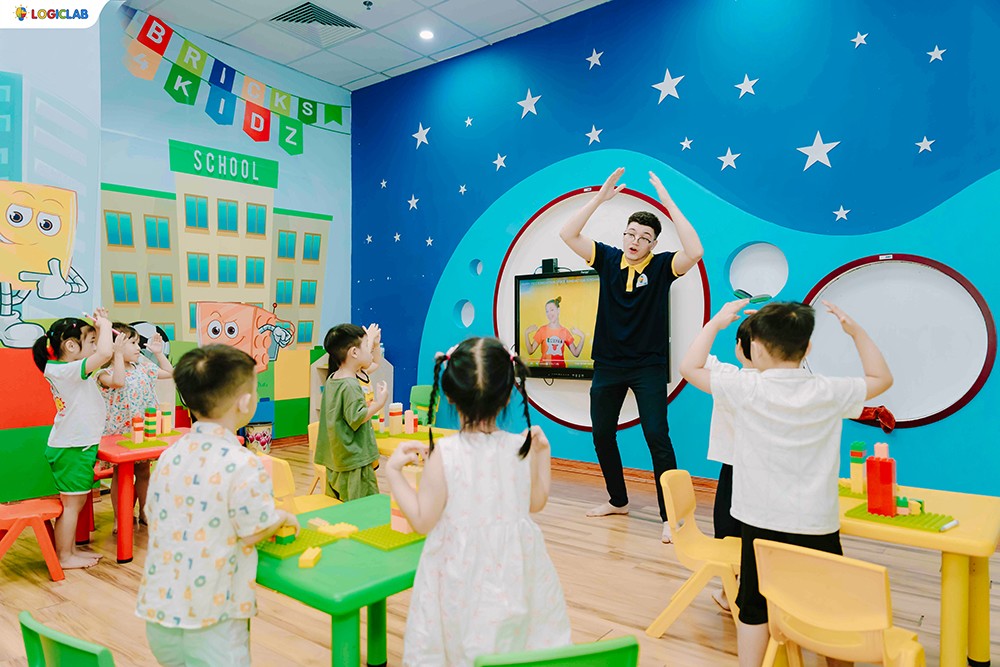 Đoàn Tàu Hạnh Phúc Hè 2025: Logic Lab đưa trẻ vào thế giới sáng tạo và khám phá tri thức - 2