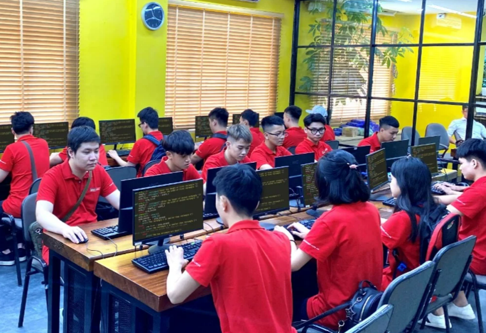 Chương trình Lập trình viên Quốc tế Aptech 2025: Đột phá với AI và lộ trình học nhanh làm sớm - 1