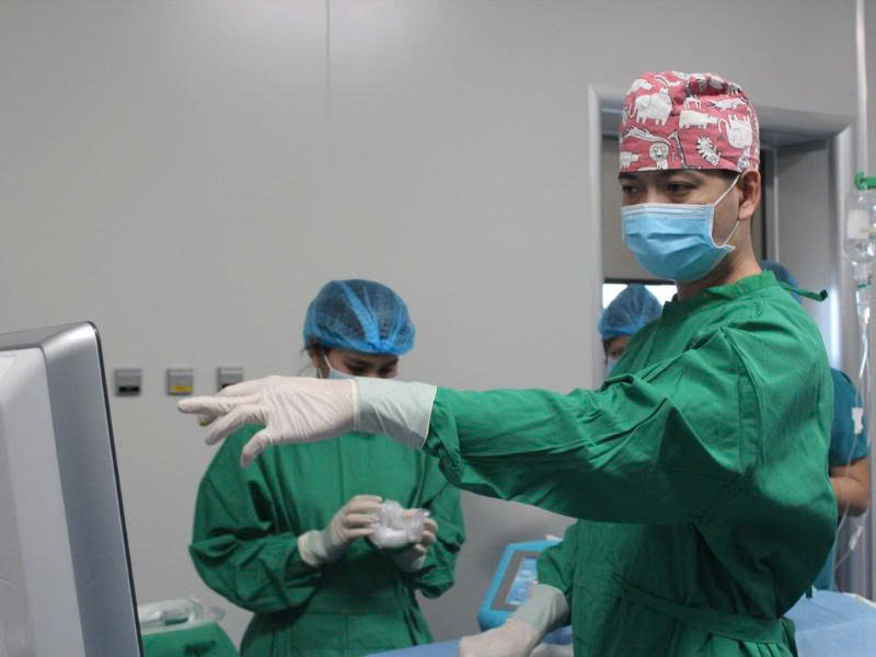 Bs Lê Lý Trọng Hưng: “Bàn tay vàng” trong chẩn đoán, can thiệp điều trị ung bướu - 3