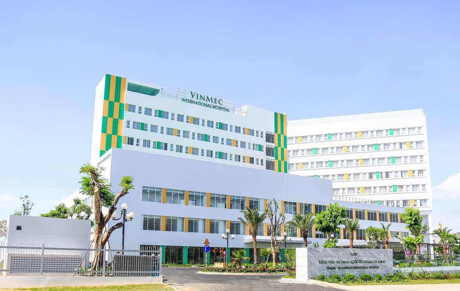 Vinmec Đà Nẵng: Bệnh nhân Úc thoát cơn đau 2 năm chỉ sau 1 giờ phẫu thuật - 3