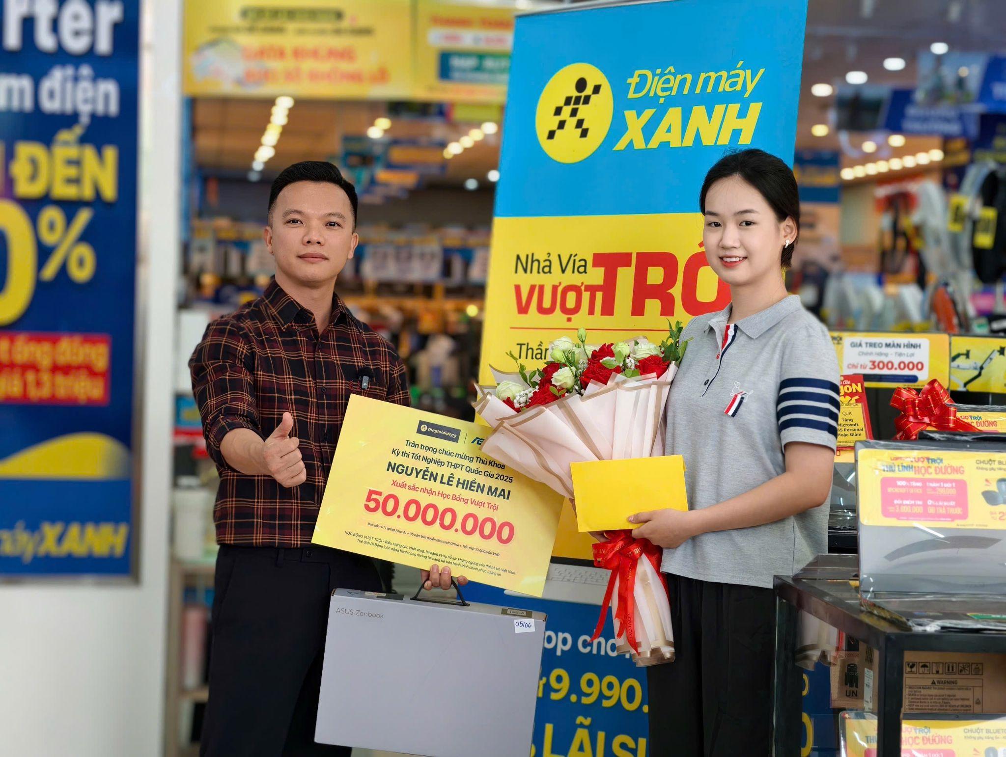 Không chỉ là sự ngưỡng mộ, Thế Giới Di Động còn hành động thiết thực trao học bổng laptop giá trị cho thủ khoa cả nước - 3
