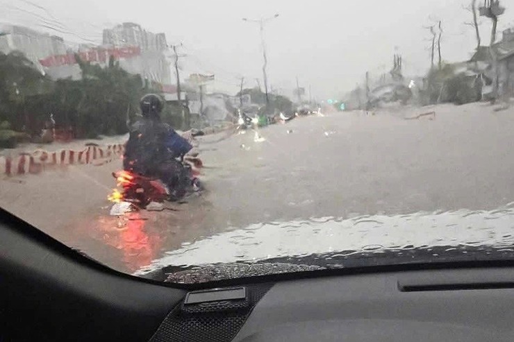 4 lưu ý bảo quản xe hơi và di chuyển an toàn trong mùa mưa bão - 3