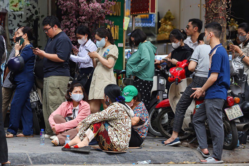 Giá vàng biến động mạnh: Nhà đầu tư nên làm gì? - 3