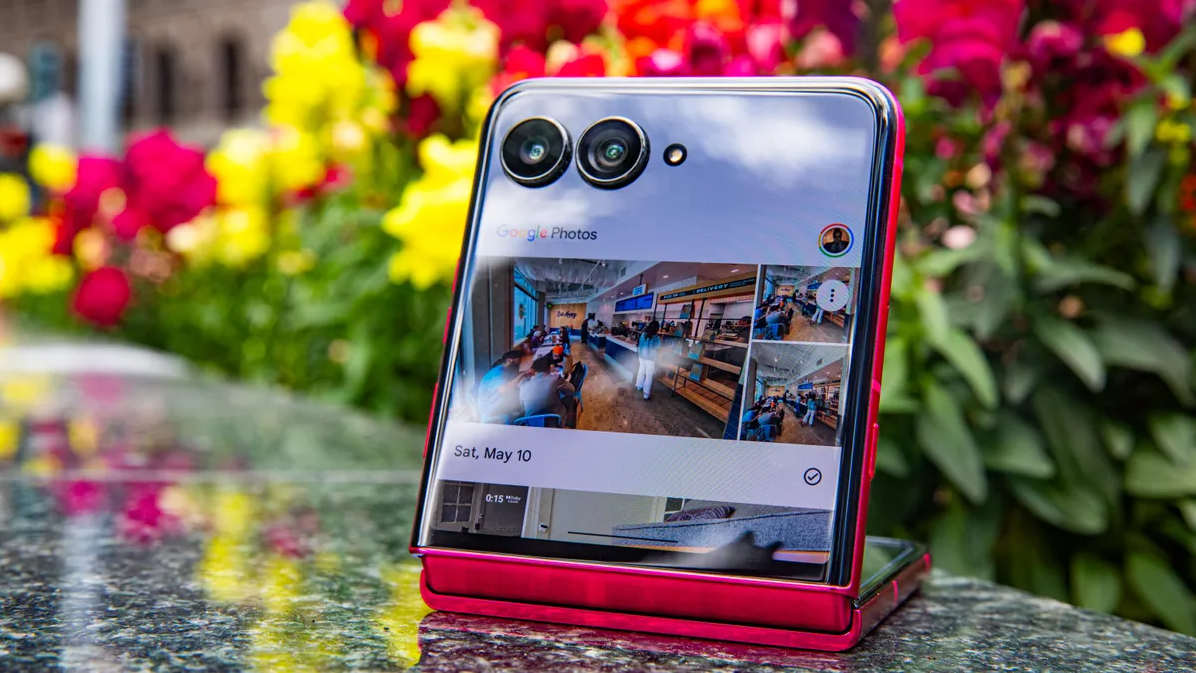 Người dùng đang từ chối smartphone màn hình gập? - 1
