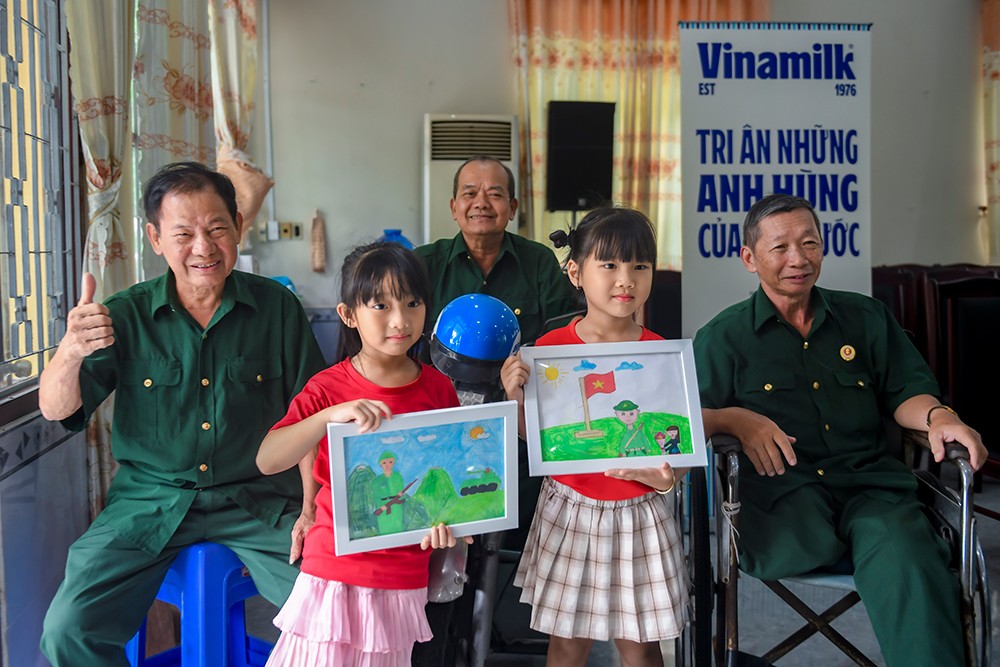 Vinamilk “viết tiếp câu chuyện hòa bình” bằng tranh và hành động - 2