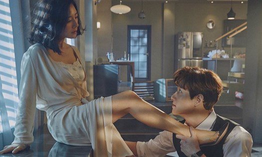 Mải đắm đuối bên bồ, người đàn ông đau đớn khi biết chuyện xảy ra với vợ - 1