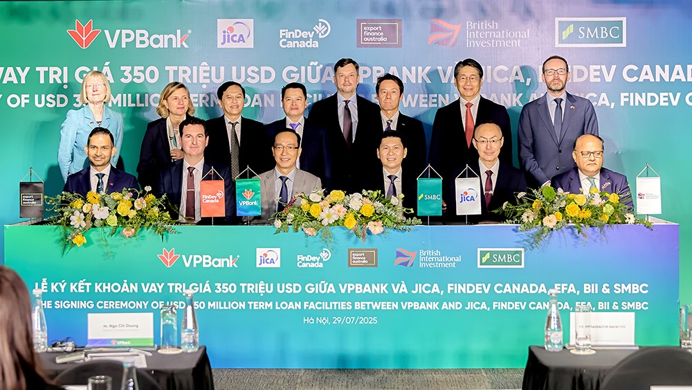 VPBank nhận khoản vay 350 triệu USD thúc đẩy phát triển bền vững - 1