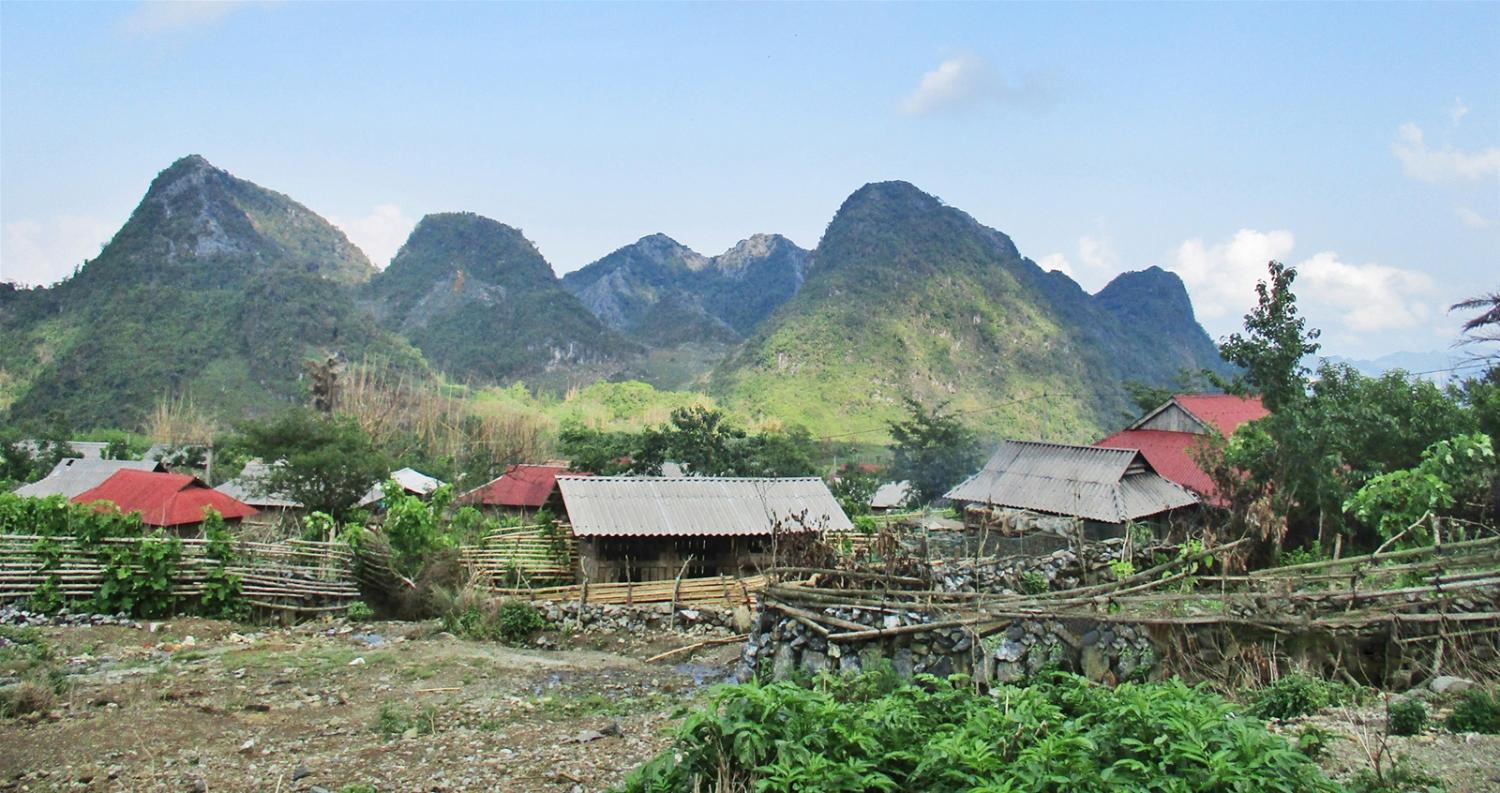 Chàng sinh viên H’Mông làm phụ hồ nuôi mơ ước thoát nghèo - 1