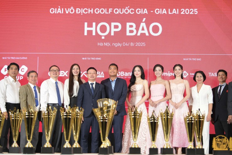 5 Hoa hậu, hot-girl "khuấy đảo" giải golf vô địch quốc gia 2025 ở Gia Lai - 1