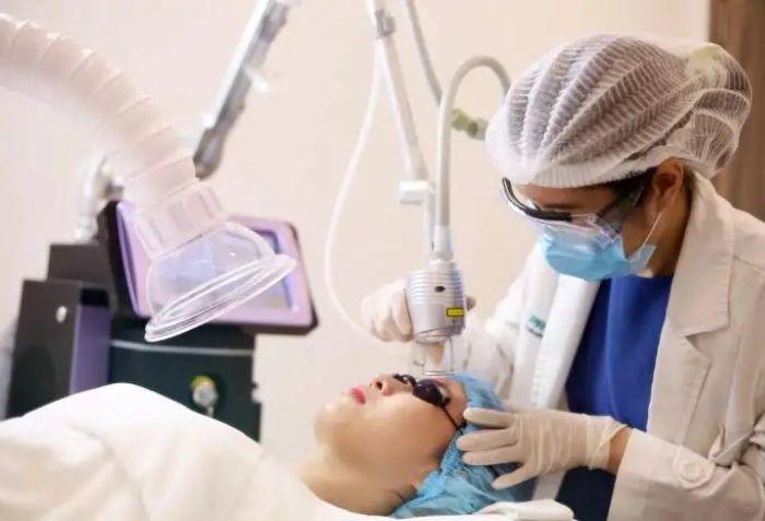 Top 6 sai lầm khiến mụn thịt mọc nhiều hơn mà ai cũng mắc phải - 4