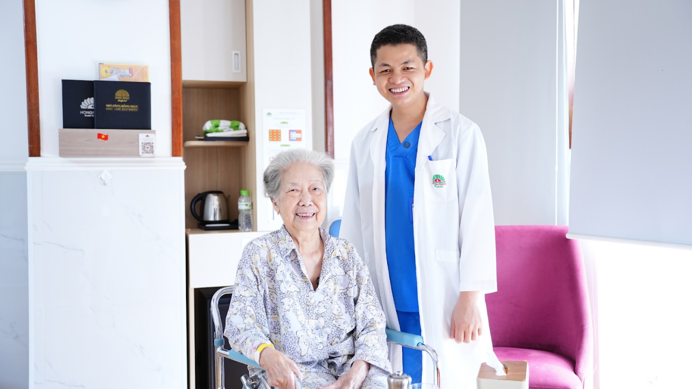 Phát hiện kịp thời hội chứng thần kinh hiếm gặp, cứu cụ bà 88 tuổi thoát liệt - 2