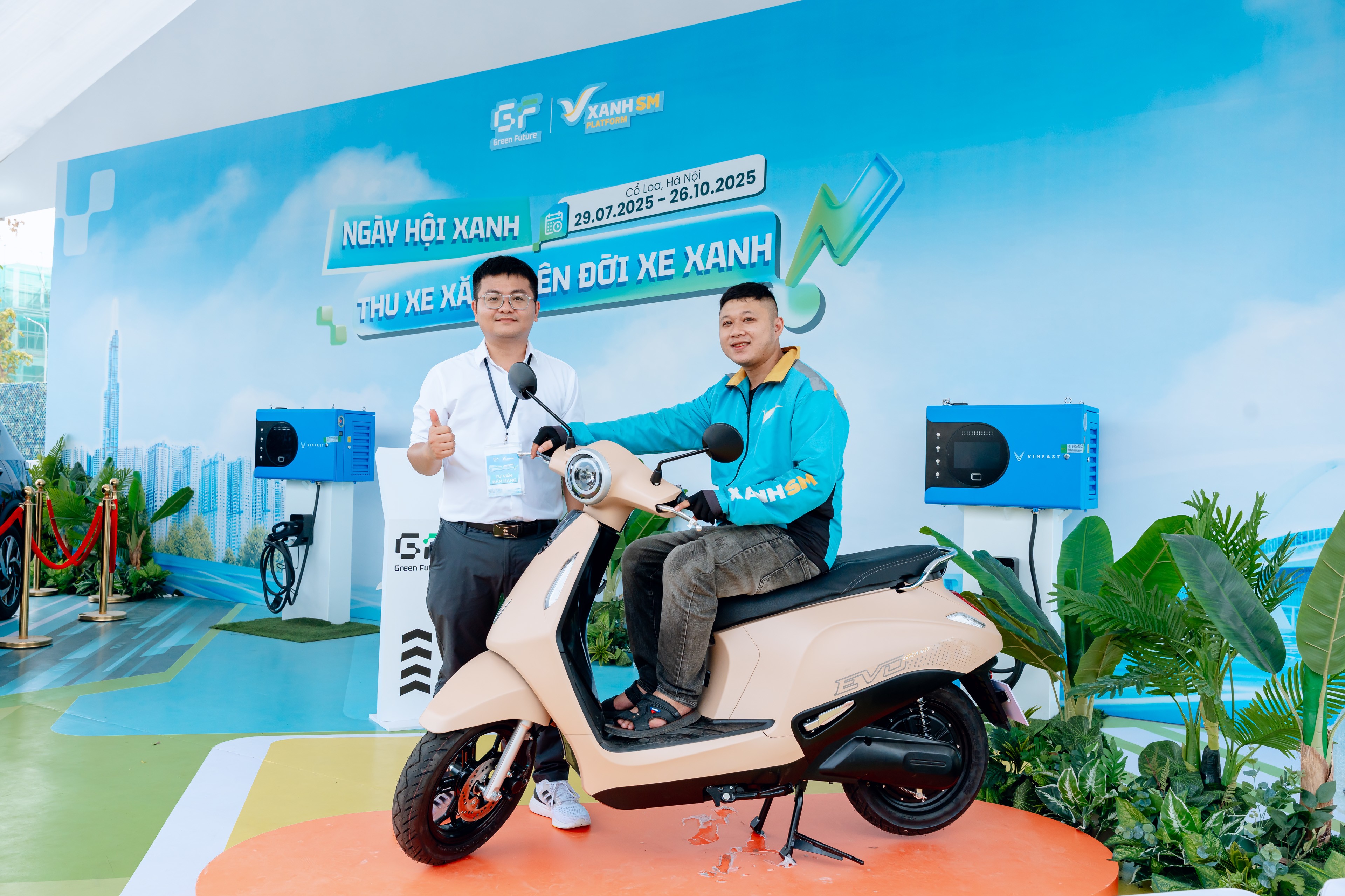 Khách hàng háo hức chờ “Ngày hội thu xăng đổi điện” trải dài khắp cả nước - 1
