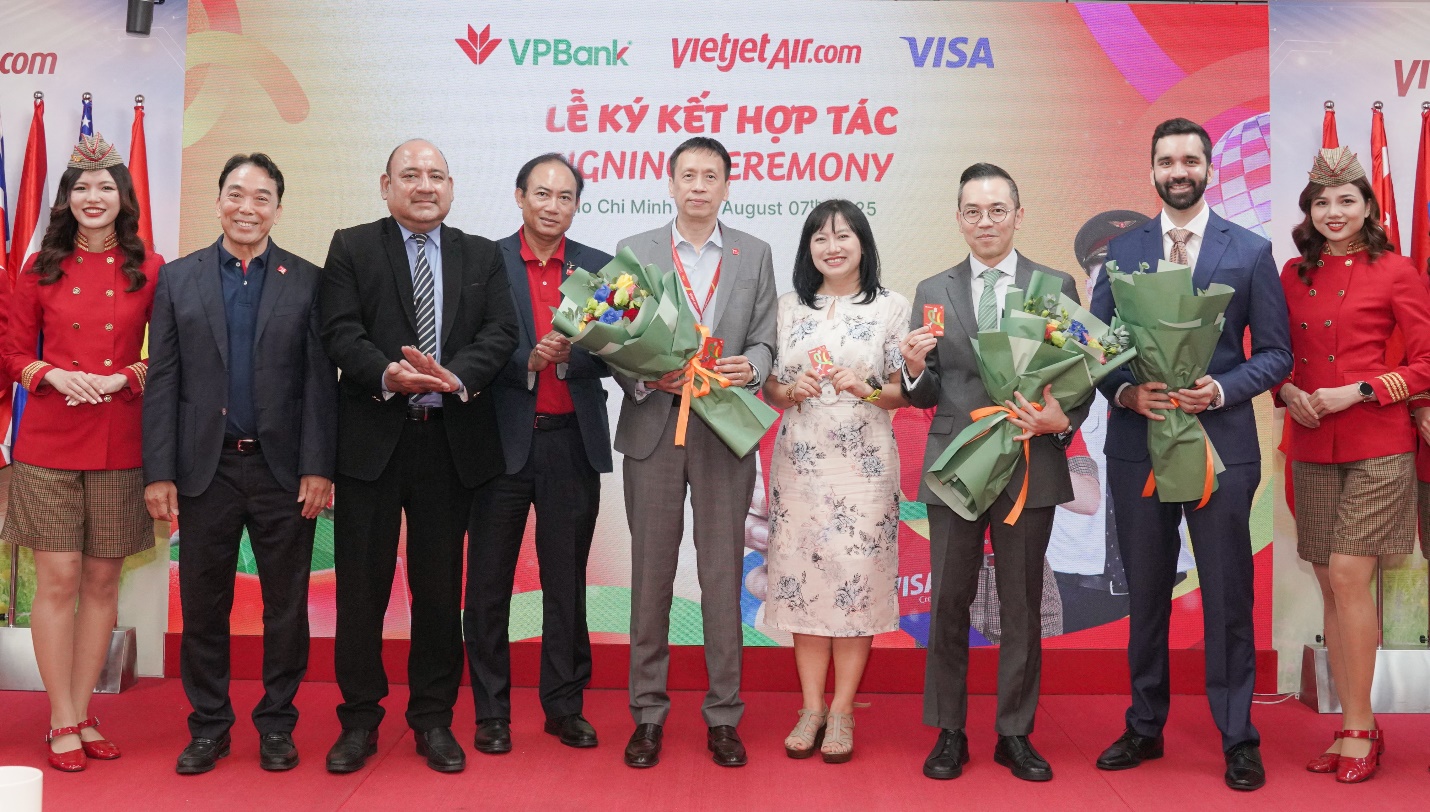 Vietjet tiên phong kết nối tiêu dùng số với thẻ tín dụng đồng thương hiệu YOJO hợp tác với VPBank - 2