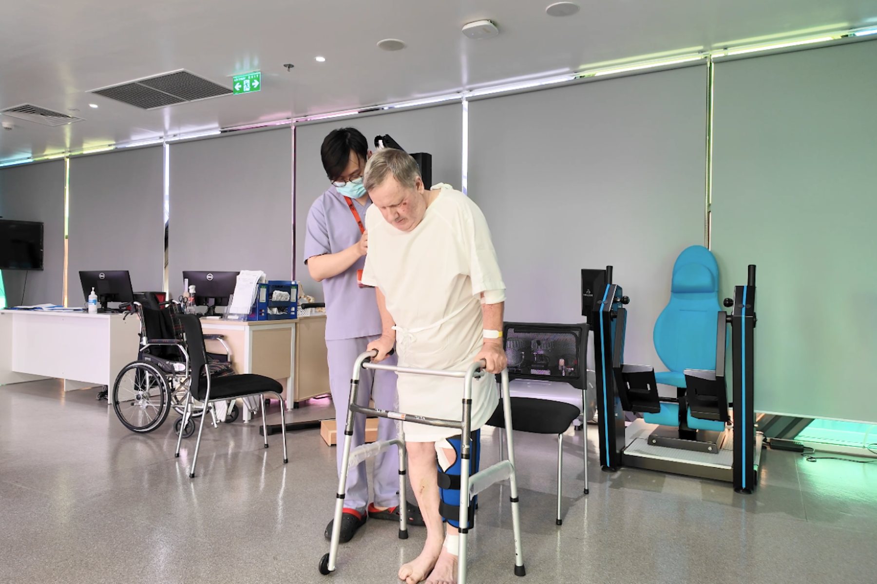 Phẫu thuật kết hợp xương ứng dụng C-arm 3D thế hệ mới, bệnh nhân đi lại 1 ngày sau mổ - 1