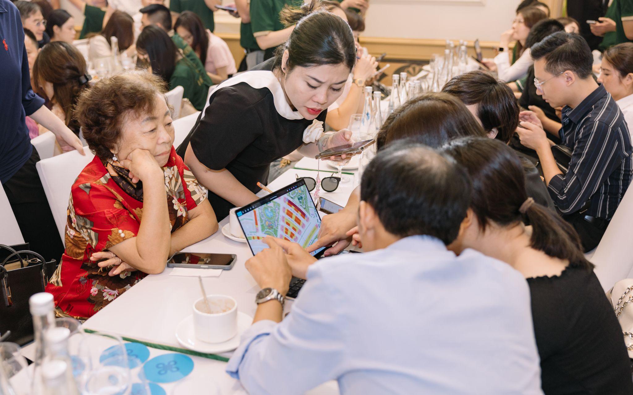 Tâm điểm bùng nổ - MDLand Việt Nam bứt tốc ấn tượng tại sự kiện ráp căn khu Mặt Trời Vinhomes Golden City - 3