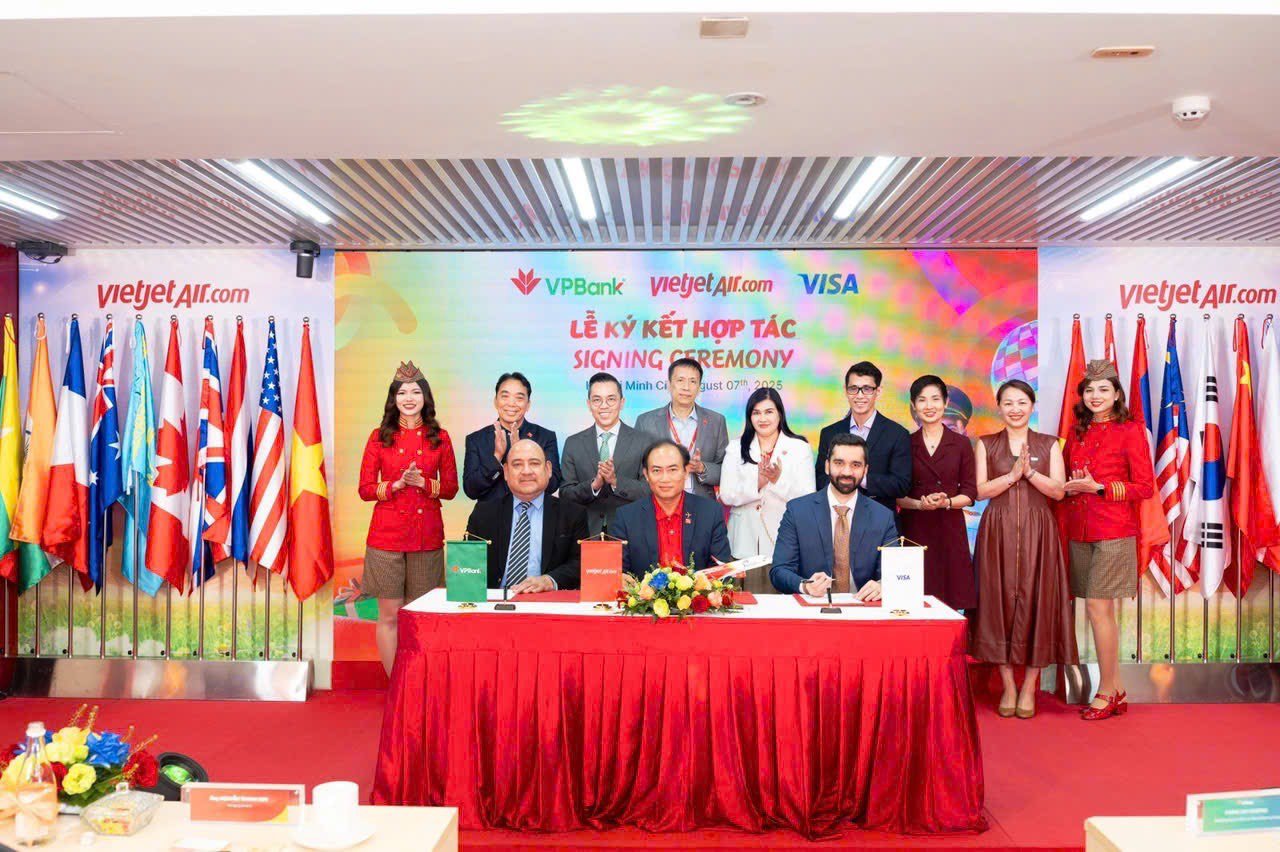 Vietjet tiên phong kết nối tiêu dùng số với thẻ tín dụng đồng thương hiệu YOJO hợp tác với VPBank - 1