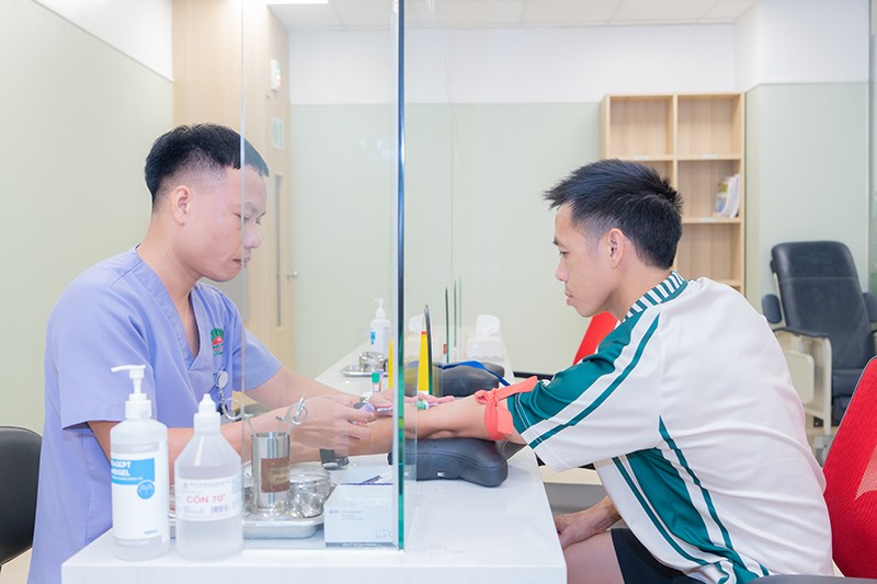 BVĐK Hồng Ngọc đồng hành cùng CLB Hà Nội - Nâng tầm chất lượng y tế thể thao - 2
