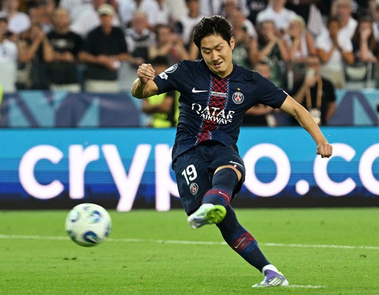 Đi vào lịch sử bóng đá Hàn Quốc và PSG, Lee Kang-in đang kiếm tiền thế nào? - 1