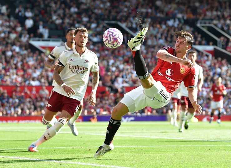 Người hùng giúp Arsenal giành trọn 3 điểm trước Man United đang kiếm tiền thế nào? - 3