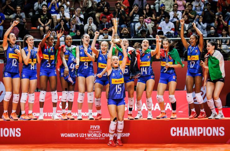 Siêu cầu thủ giúp Ý vô địch bóng chuyền nữ U21, Cameroon đi vào lịch sử - 1