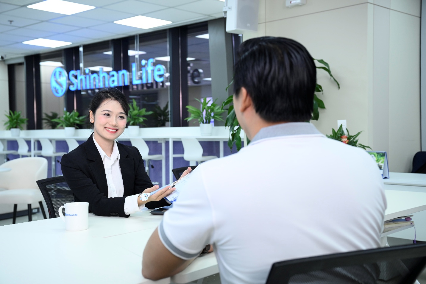 Shinhan Life đa dạng hóa sản phẩm, nâng cao chất lượng dịch vụ, đón đà tăng trưởng của thị trường - 1