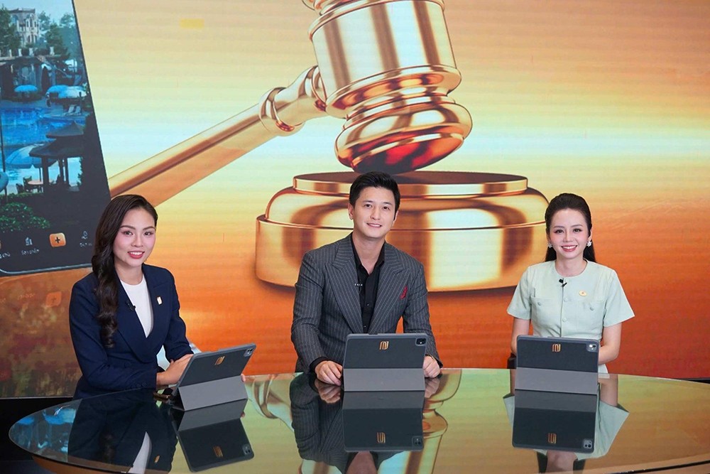 Soi dự án hàng hiệu khiến diễn viên Huỳnh Anh “phải lòng” ngay trên sóng livestream Sunshine Group 19/8 - 2