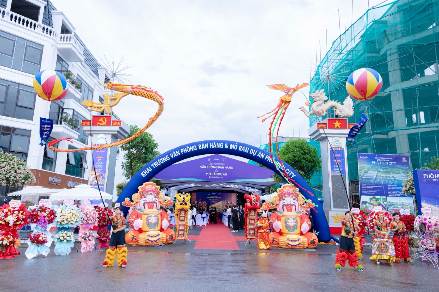 Gần 500 khách hàng nhận quà tặng tại lễ khai trương và mở bán Phố Hiến City - 1
