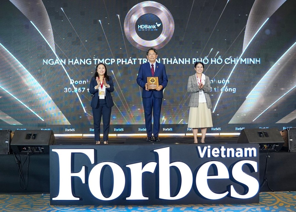 HDBank vào Top 50 Doanh nghiệp niêm yết tiêu biểu nhất 2025 - 1