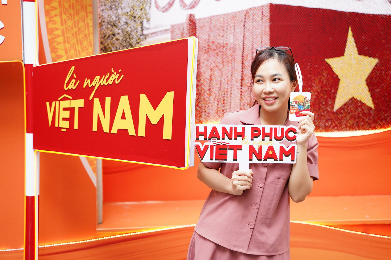 Photobooth SHB: Không gian sống ảo “cháy máy” dịp lễ 2/9 - 1