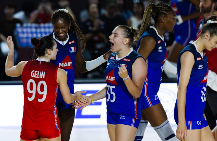 "Chị đại" Brazil toát mồ hôi ở giải bóng chuyền thế giới, để đối thủ ghi gần 100 điểm - 1