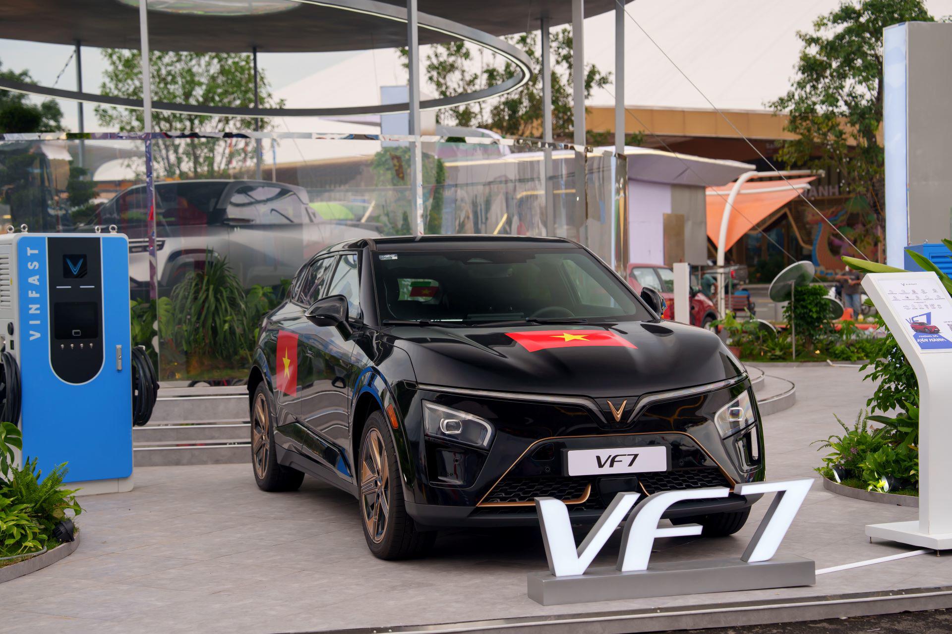 VinFast VF 7: “Siêu xe” chinh phục người trẻ bằng cả hiệu suất lẫn chi phí - 1