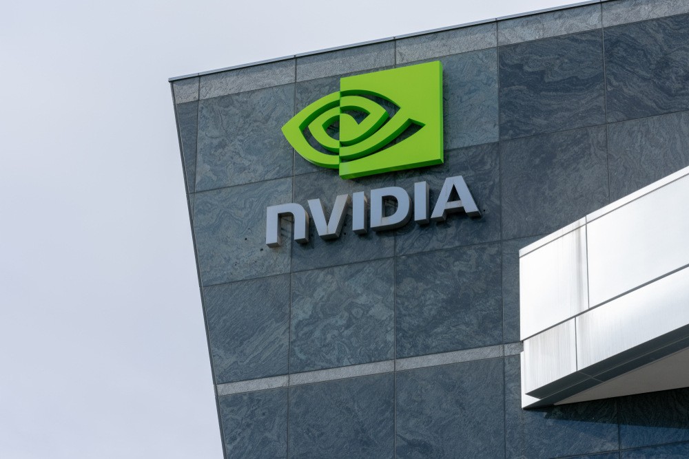 Nvidia tiếp tục lập kỷ lục doanh thu, vượt dự báo của Phố Wall - 1